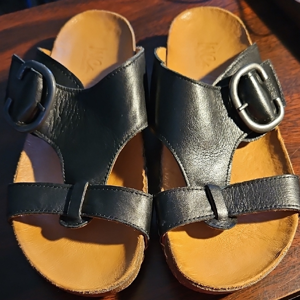 INC International Concepts Black and Tan Sandals